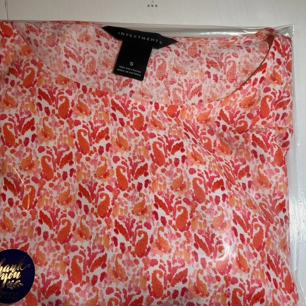 Investments Red and Orange Short Sleeve Top